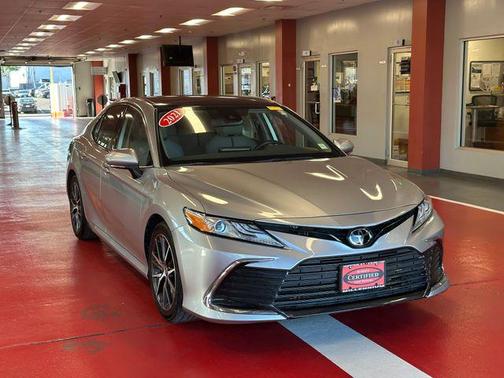 Celestial Silver Metallic 2021 Toyota Camry XLE