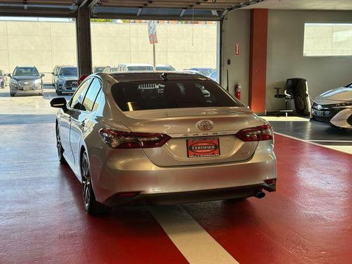 Celestial Silver Metallic 2021 Toyota Camry XLE