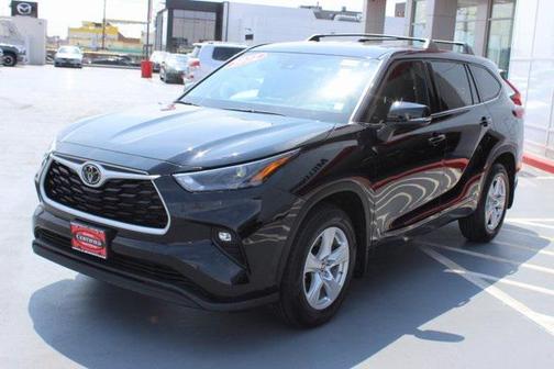 2022 Toyota Highlander LE