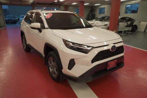 2022 Toyota RAV4 Hybrid XLE