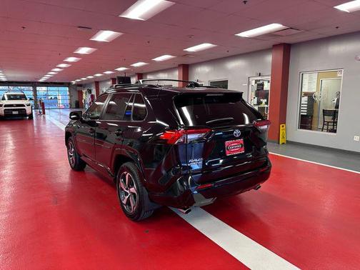 2024 Toyota RAV4 Prime SE