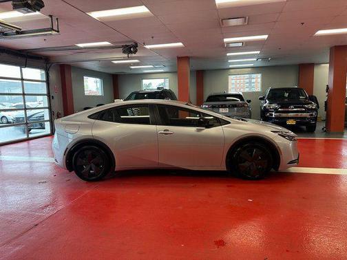 2024 Toyota Prius Prime SE