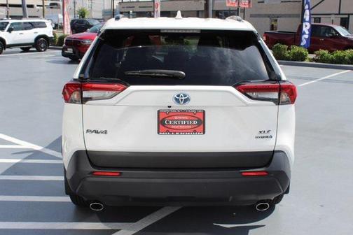 2022 Toyota RAV4 Hybrid XLE