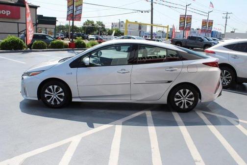 Classic Silver Metallic 2020 Toyota Prius Prime LE