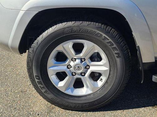 Classic Silver Metallic 2024 Toyota 4Runner SR5