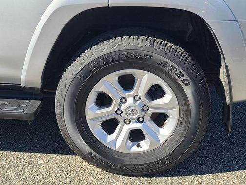 Classic Silver Metallic 2024 Toyota 4Runner SR5