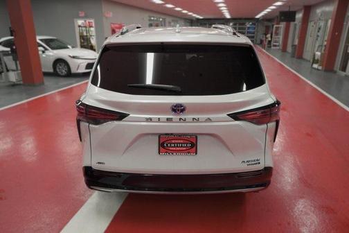 2024 Toyota Sienna Platinum