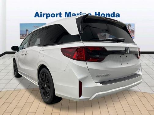 Platinum White Pearl 2026 Honda Odyssey Sport-L