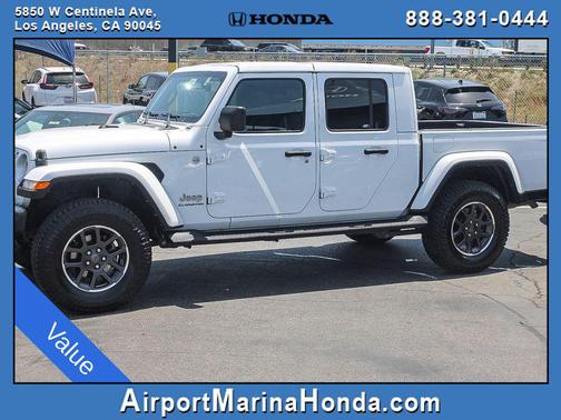 Bright White Clearcoat 2022 Jeep Gladiator Overland
