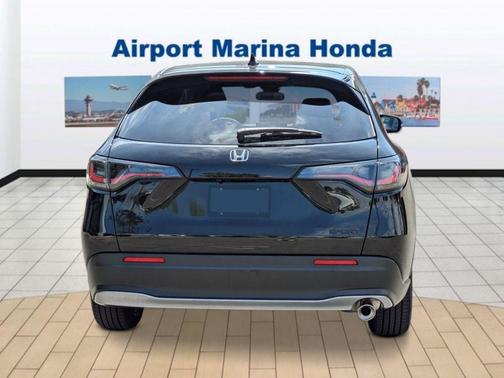 Crystal Black Pearl 2027 Honda HR-V Sport
