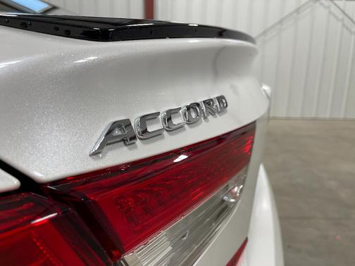 Photo 5 of 28 of 2022 Honda Accord Sport 1.5T