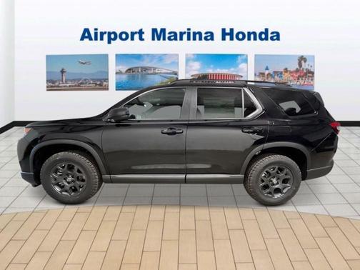 Crystal Black Pearl 2026 Honda Pilot TrailSport