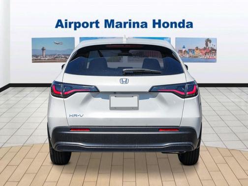 Platinum White Pearl 2026 Honda HR-V LX