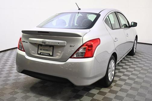 Brilliant Silver Metallic 2019 Nissan Versa 1.6 SV