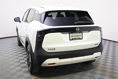 2025 Nissan Kicks SV