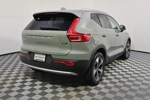 2025 Volvo XC40 B5 Plus Bright Theme
