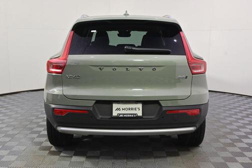 2025 Volvo XC40 B5 Plus Bright Theme