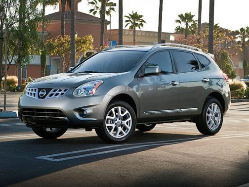 Pearl White 2011 Nissan Rogue S