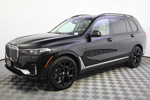 Black Sapphire Metallic 2021 BMW X7 xDrive40i