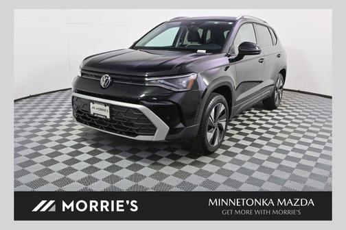 Deep Black Pearl 2025 Volkswagen Taos 1.5T SE
