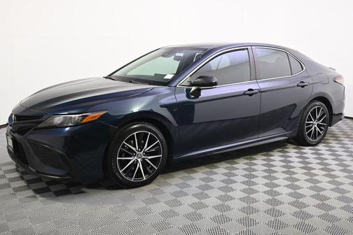 Galactic Aqua Mica 2021 Toyota Camry SE