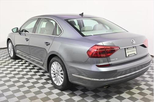 2017 Volkswagen Passat 1.8T SE