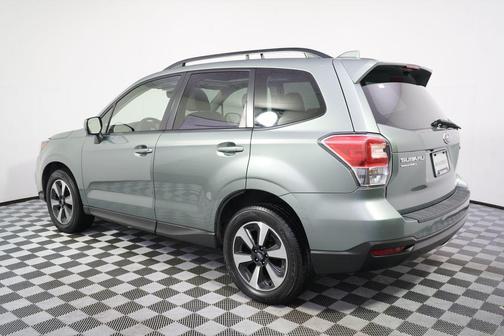 Jasmine Green Metallic 2017 Subaru Forester 2.5i Premium