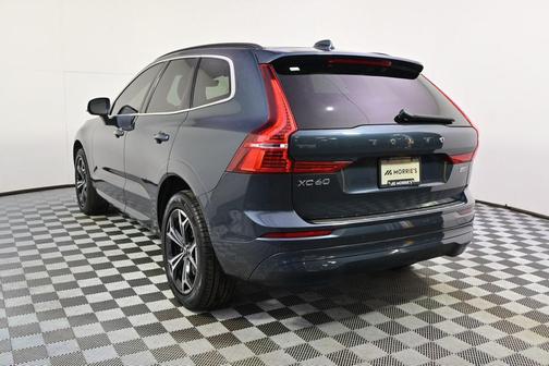 Denim Blue Metallic 2022 Volvo XC60 B5 Momentum