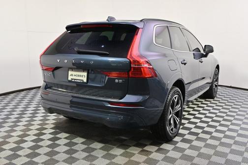 Denim Blue Metallic 2022 Volvo XC60 B5 Momentum