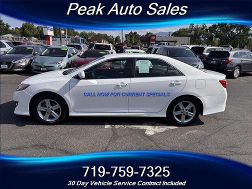 Super White 2012 Toyota Camry SE
