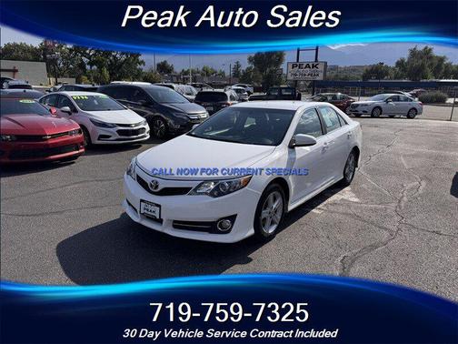 Super White 2012 Toyota Camry SE
