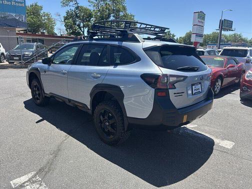 Ice Silver Metallic 2022 Subaru Outback Wilderness