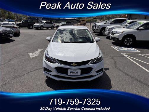 Summit White 2017 Chevrolet Cruze LT