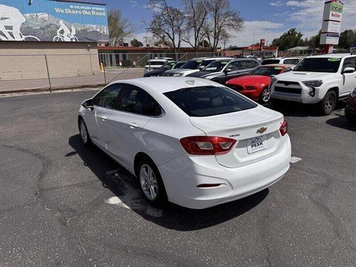 Summit White 2017 Chevrolet Cruze LT