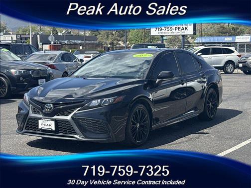 Midnight Black Metallic 2022 Toyota Camry SE