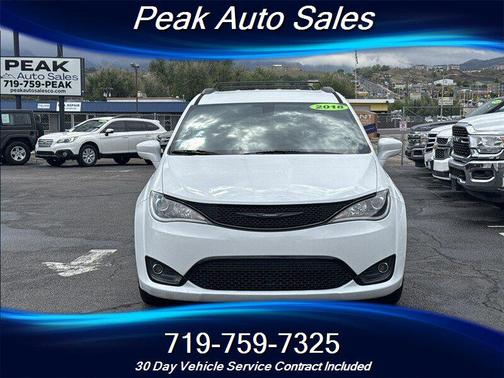 Bright White Clearcoat 2018 Chrysler Pacifica Touring-L