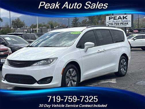 Bright White Clearcoat 2018 Chrysler Pacifica Touring-L