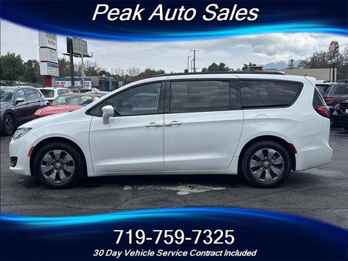 Bright White Clearcoat 2018 Chrysler Pacifica Touring-L