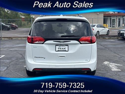 Bright White Clearcoat 2018 Chrysler Pacifica Touring-L