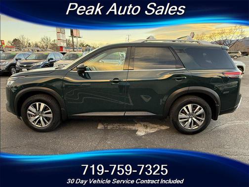 2022 Nissan Pathfinder SL 4WD