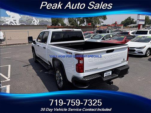Summit White 2022 Chevrolet Silverado 2500 Custom