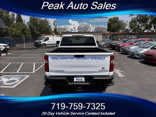 Summit White 2022 Chevrolet Silverado 2500 Custom