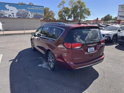 Velvet Red Pearlcoat 2018 Chrysler Pacifica Limited