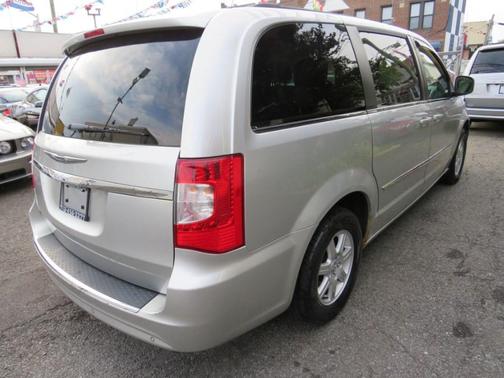 2011 Chrysler Town & Country Touring