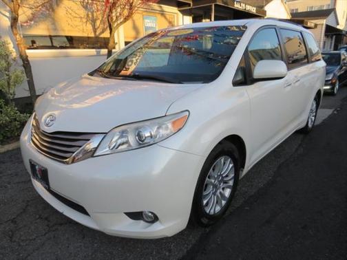 2015 Toyota Sienna XLE Premium