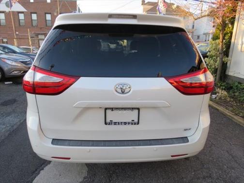 2015 Toyota Sienna XLE Premium