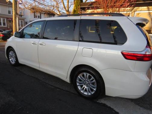 2015 Toyota Sienna XLE Premium