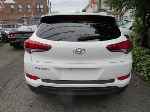2017 Hyundai TUCSON SE Plus