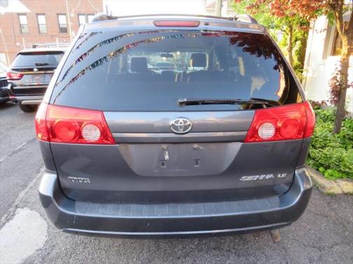 2008 Toyota Sienna LE