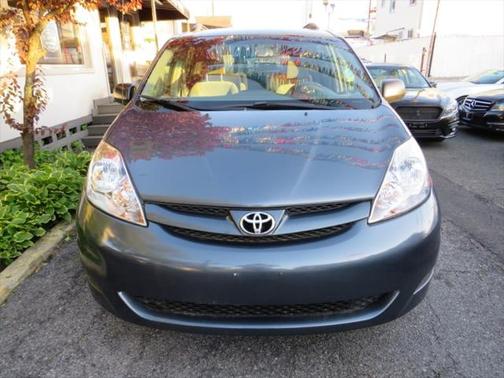 2008 Toyota Sienna LE